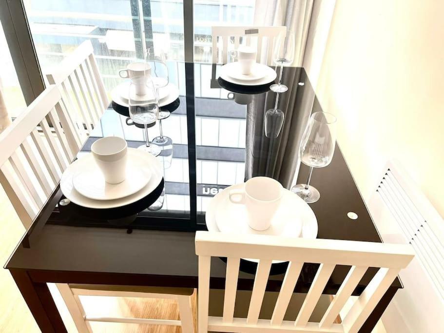 Alluring 2 Bedroom Leeds City Centre Apartment- Self Check-In,Balconied Apartment Exterior foto